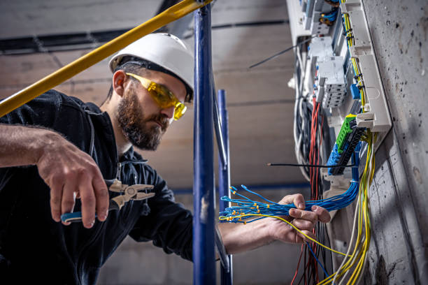 Best Licensed Electrician  in Des Peres, MO